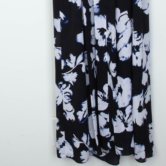 White House Black Market Floral Maxi Dress Black White Size 2 Flowy Whimsigoth - Picture 9 of 10